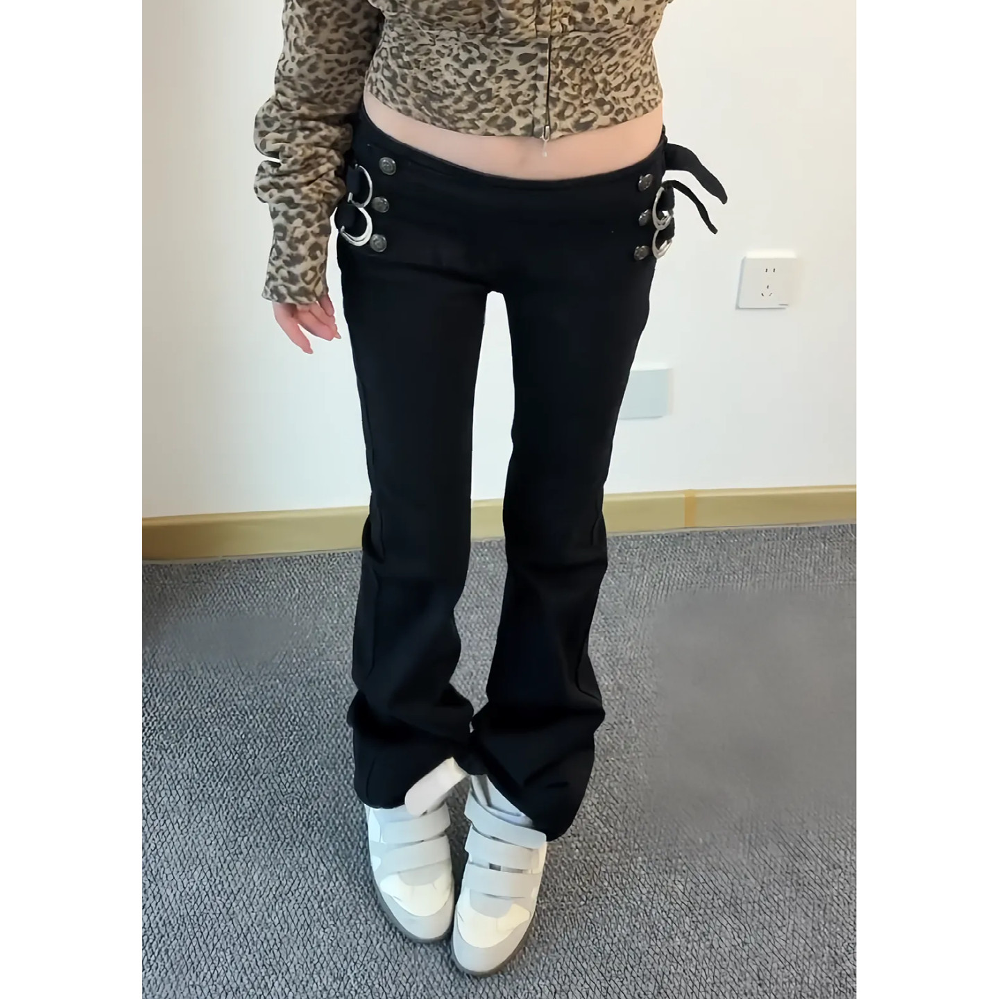 大码美式复古辣妹低腰微喇牛仔裤女秋季新款双排扣装饰修身长裤潮