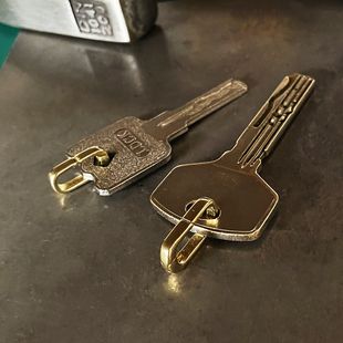 美式复古黄铜钥匙圈纯铜弹簧扣小巧开合多功能连接扣挂包项链配件
