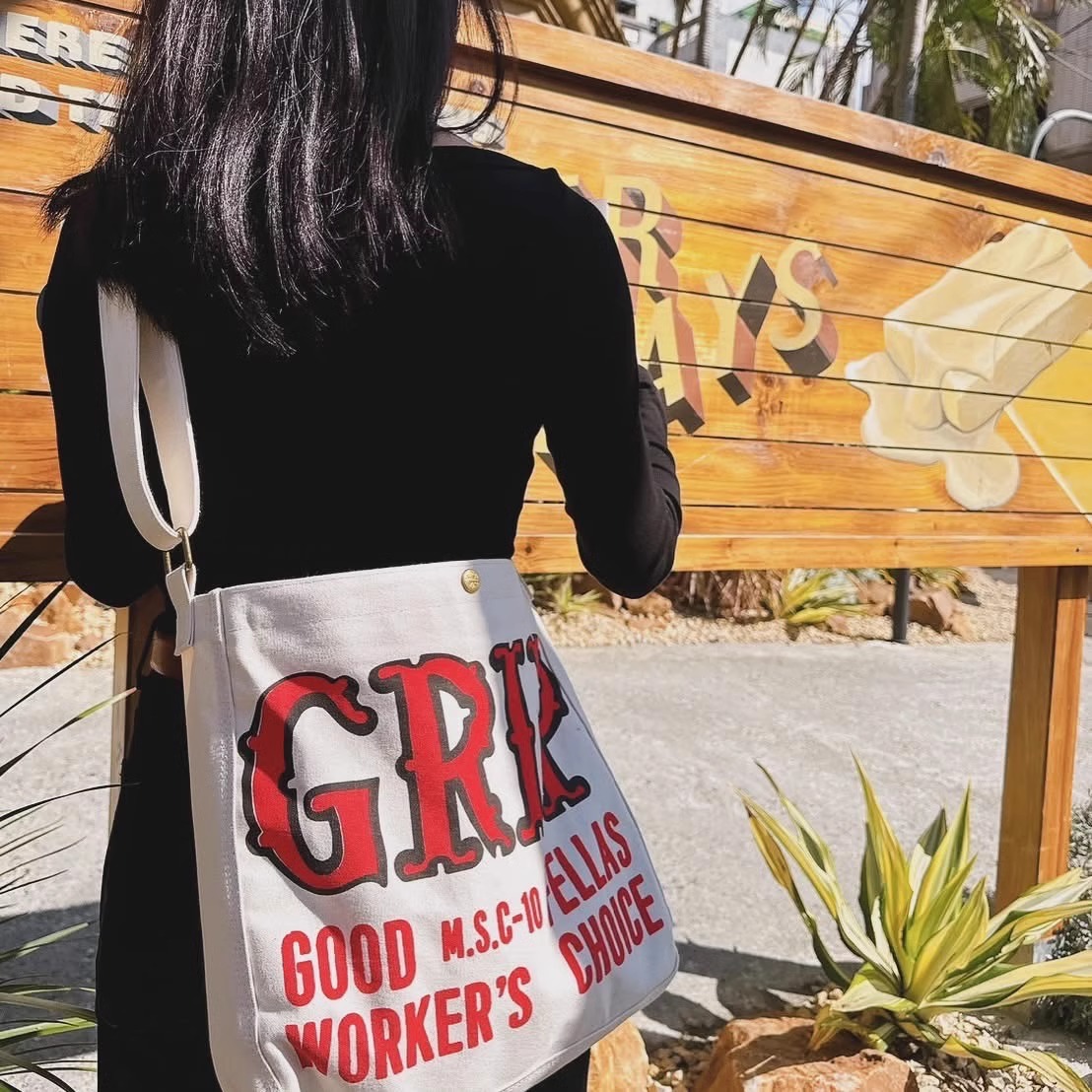 MetalizeGRIP复古帆布报童包男