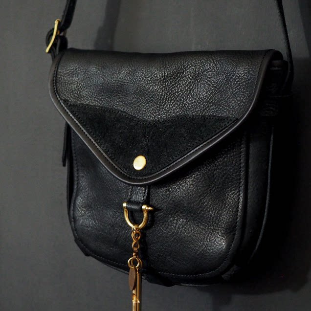 台湾HEYOU复古手工制植鞣牛皮单肩包斜挎包旅人马鞍包日常通勤包