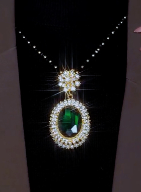 时尚绿色椭圆形水晶毛衣链