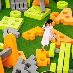 幼兒園大型體能建構(gòu)搭建組合游樂(lè)場(chǎng)大積木拼裝 游戲多功能感統(tǒng)器材
