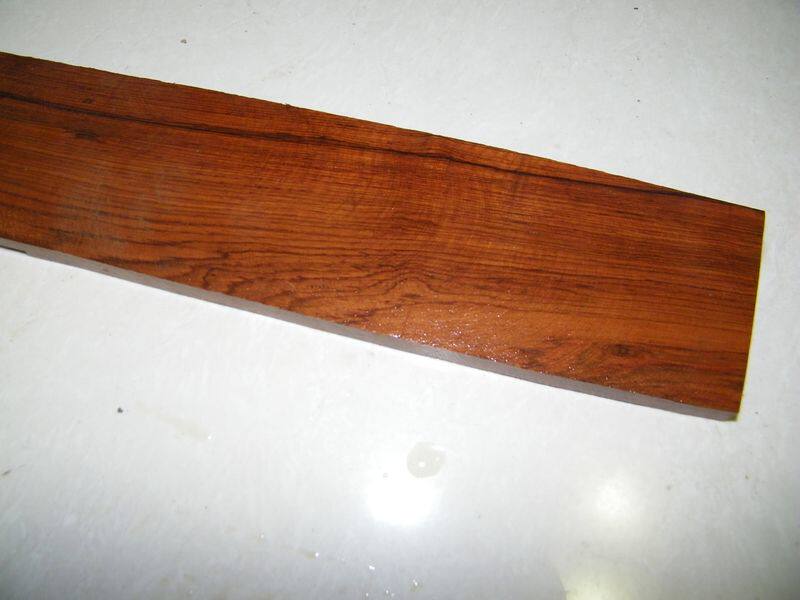 印尼大叶黄花梨原木料薄板鬼脸山水纹平安无事牌料戒尺料