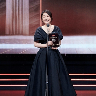 OL设计感高收腰蓬蓬裙 深V黑色缎面礼服裙法式 初茵夏季 闫妮同款