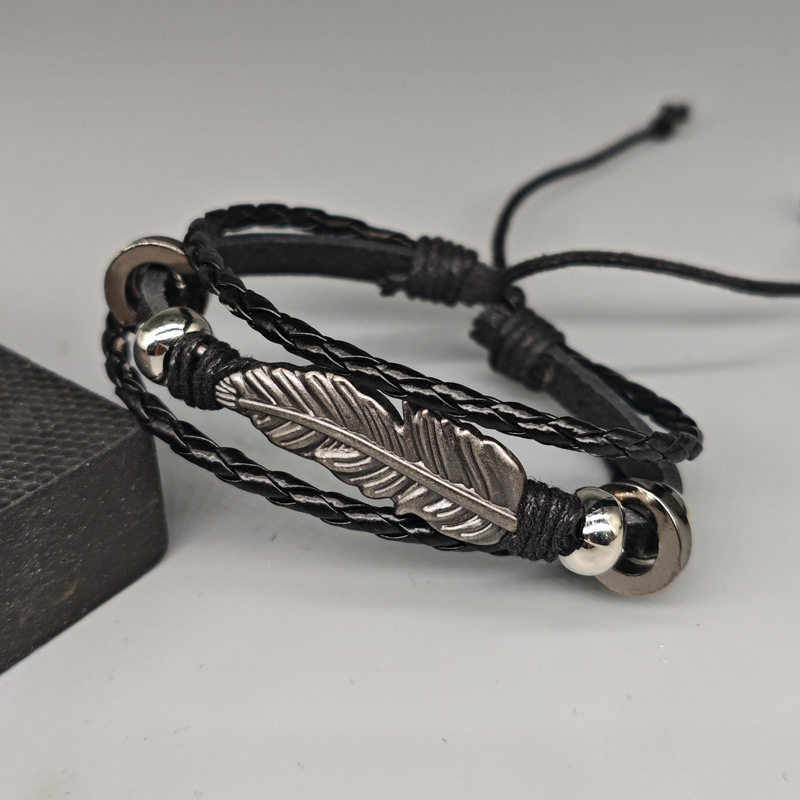 网红欧美时尚流行饰品简约合金羽毛串珠皮革手链个性潮流男女手环