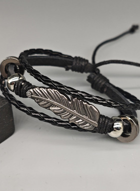 网红欧美时尚流行饰品简约合金羽毛串珠皮革手链个性潮流男女手环