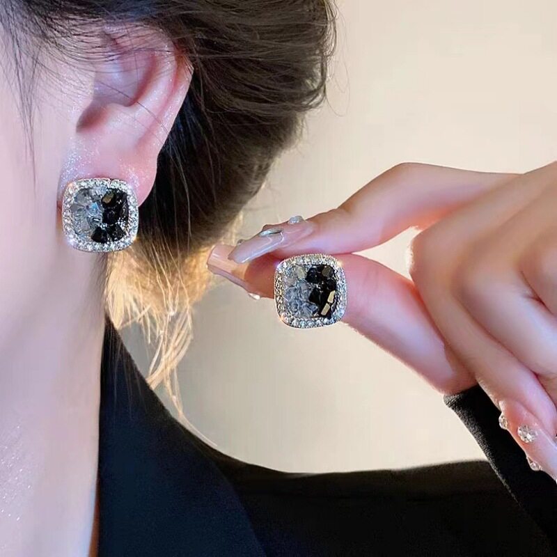 德国法式复古黑色水晶锆石方形耳钉女小众个性简约百搭气质耳环耳