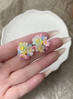 撤柜法式清新温柔多巴胺彩色花朵耳钉夏季简约海边度假风氛围感耳