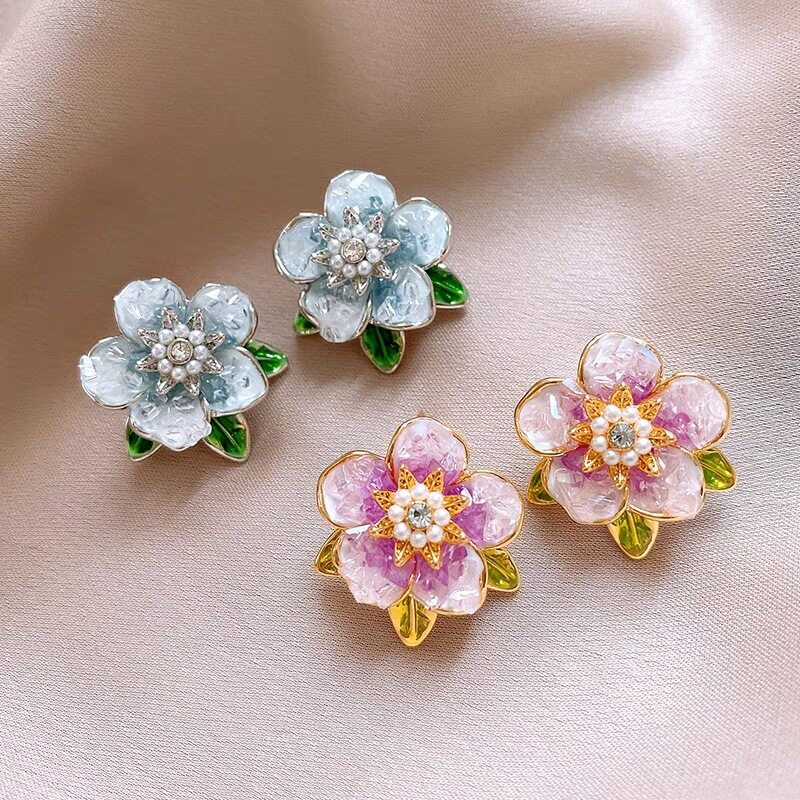 德国小清新时尚超闪水晶栀子花耳环百搭气质花朵高级感潮爆款耳饰