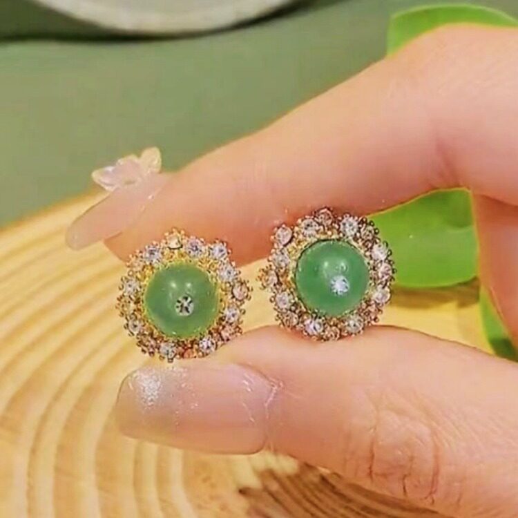 德国简约精致绿色水晶耳钉女气质小众设计高级感耳环气质轻奢镶钻