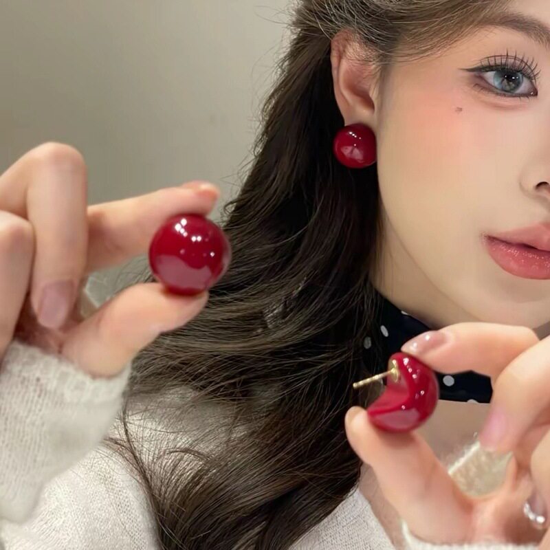 撤柜高级感简约红色珠子耳钉女百搭新年款车里子红开口笑珠珠耳饰