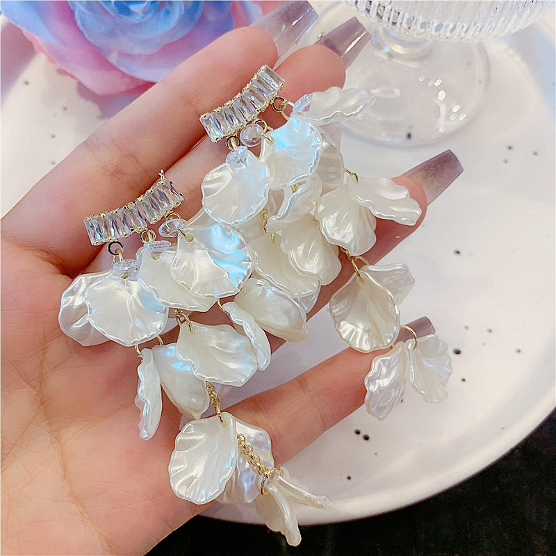 撤柜珍珠贝壳花朵镶钻长款法式流苏耳环女百搭设计感耳坠高级感耳