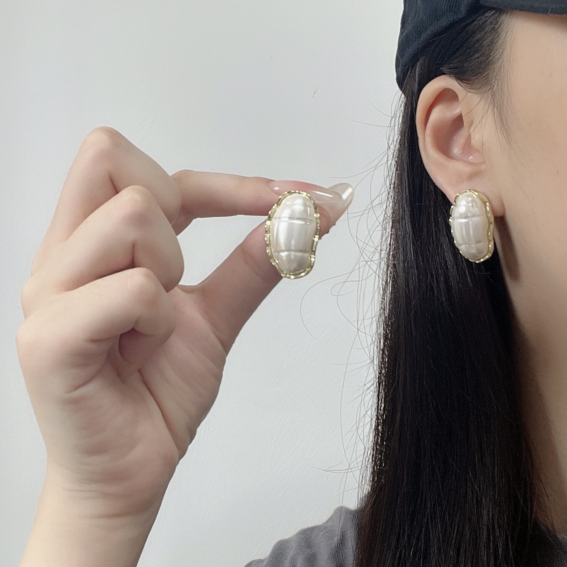 撤柜韩式精美几何不规则椭圆形珍珠耳钉时尚通勤复古小众设计感耳
