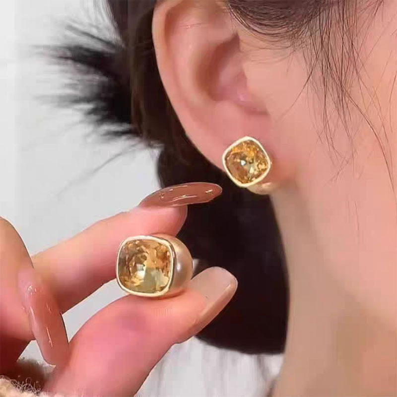 德国香槟色方形两戴珍珠耳钉女新款名媛气质耳环轻奢百搭简约耳饰