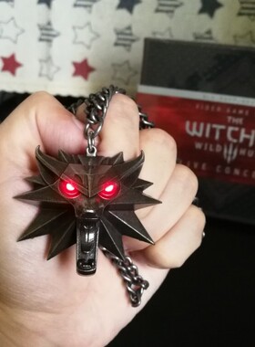 猎魔人巫师3周边狼头项链 LED徽章Witcher巫师吊坠挂件巫师勋章