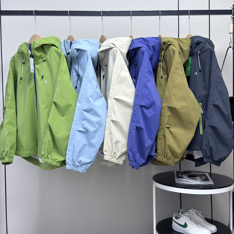 户外山系!情侣款三防面料宽松防风防水连帽冲锋衣登山服夹克外套
