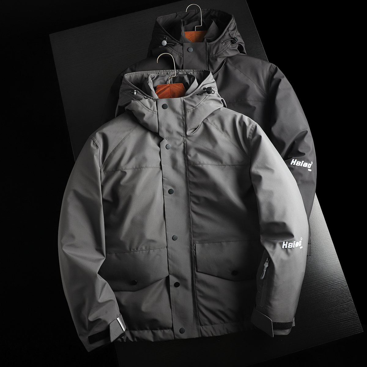 户外机能防泼水蓬松保暖羽绒服