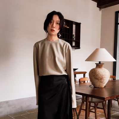 山阶 【清冷美人】以静为贵 丝光羊毛长袖上衣 优雅大方春秋T恤