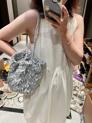 somi家 韩国正品COSMOSS 褶皱单肩包银色onnuk博主腋下包女