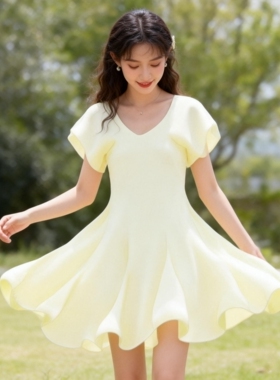 原创板绘设计约稿亲子母女装清新可爱甜美蓬蓬碎花连衣裙米紫色