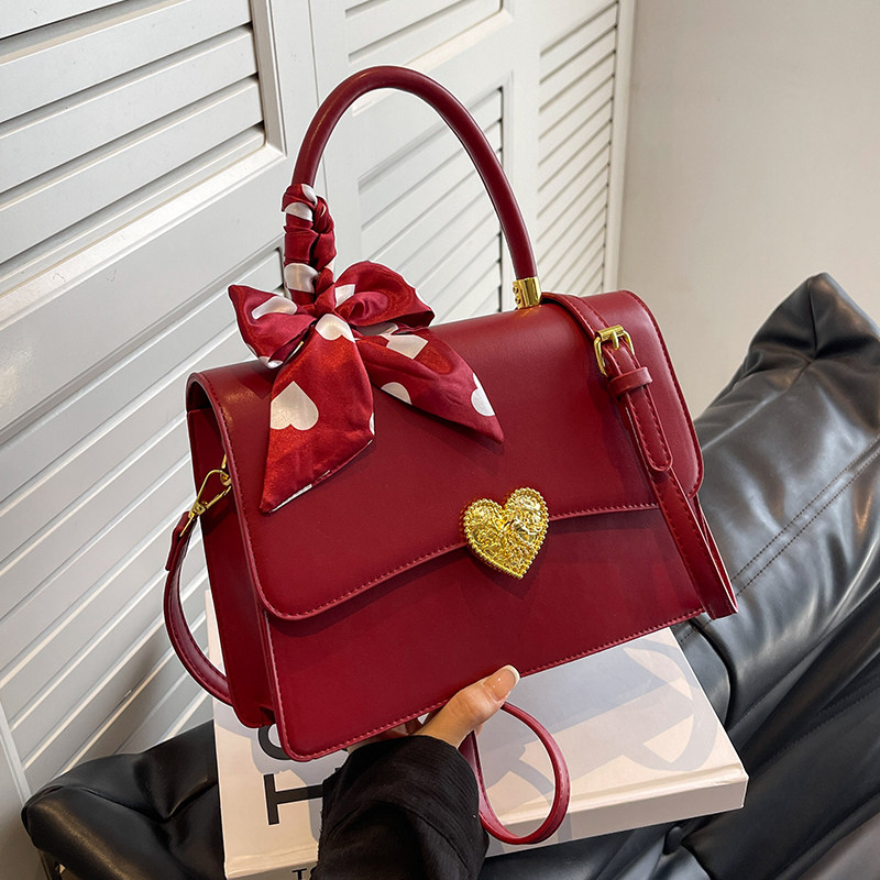 喜庆红色包包女2023新款时尚大气新娘包今年流行的高级质感结婚包