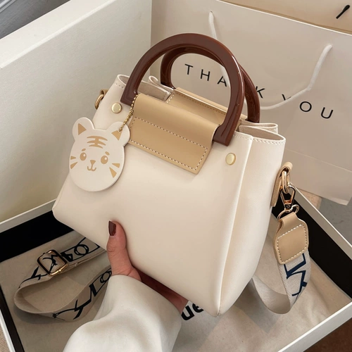 Летняя портативная небольшая небольшая сумка, универсальная брендовая сумка через плечо, изысканный стиль, коллекция 2022