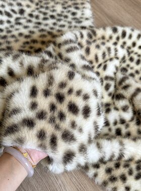 仿兽毛山猫豹纹毛绒布料人造毛皮草服装面料背景布地毯垫布
