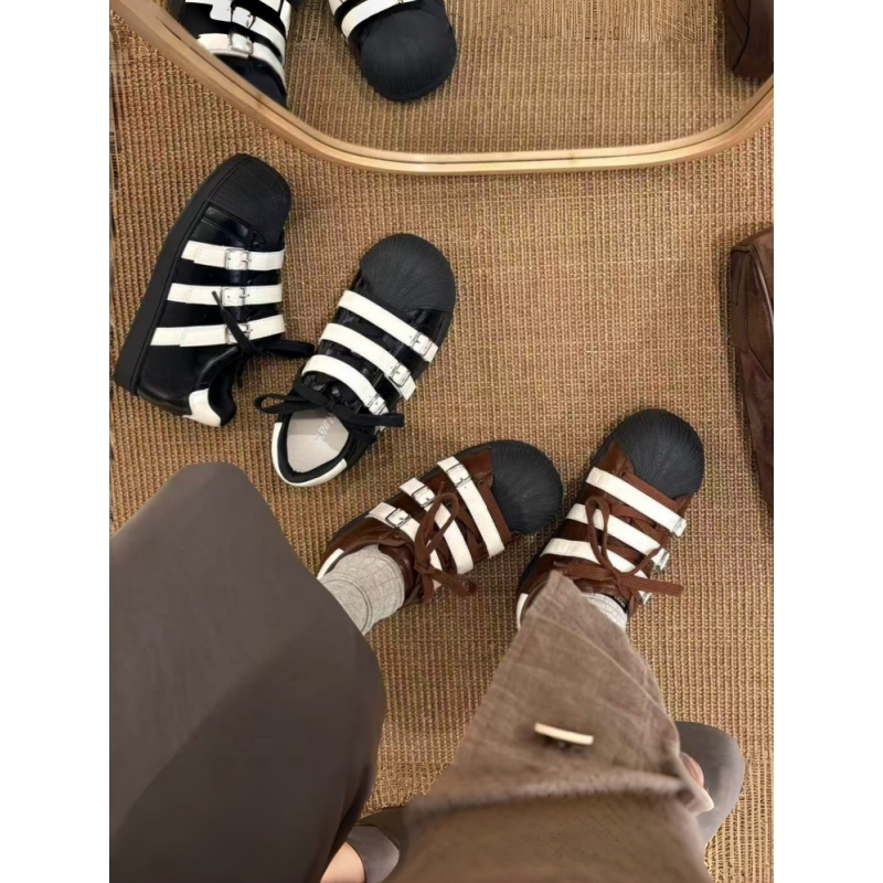 丑萌贝壳头系带内增高女板鞋