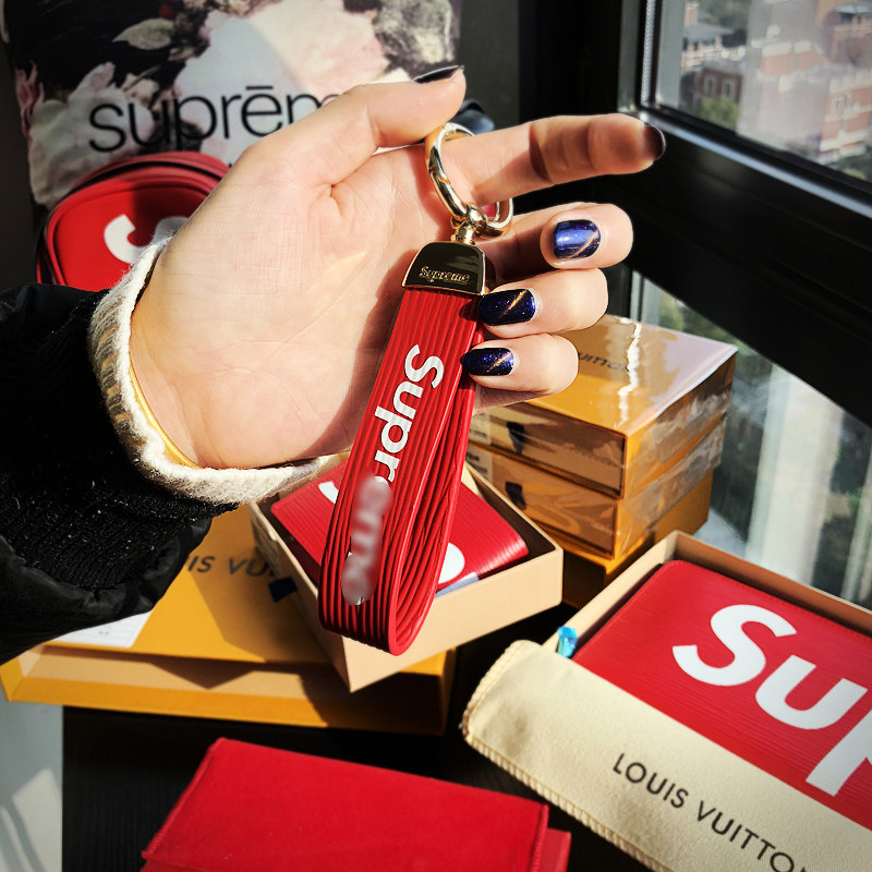 潮牌 SUPREME 汽车真皮钥匙扣宝马奔驰保时捷通用钥匙挂链情侣ins在类目 节庆用品/礼品, 创意礼品, 钥匙扣中 - 来自Buy2taobao.com提供专业的淘宝代购服务