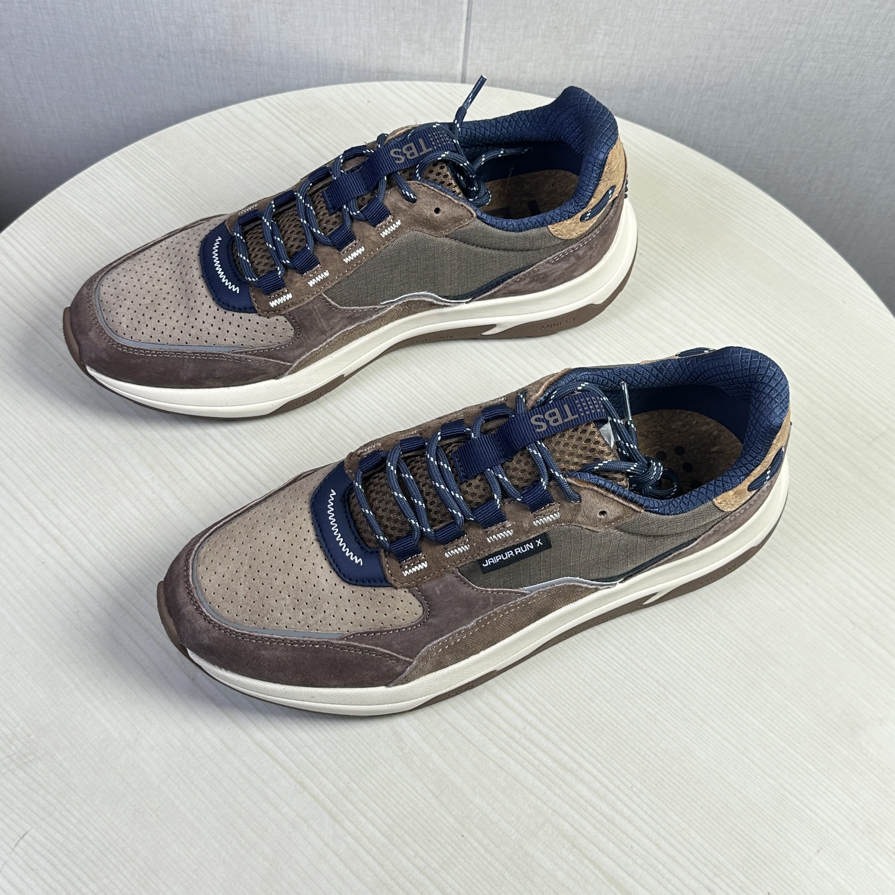 外贸尾货男女鞋休闲运动鞋户外越野跑步鞋