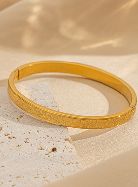 磨砂手镯女款开口轻奢小众镀18k金精致素圈镯子高级感钛钢不掉色