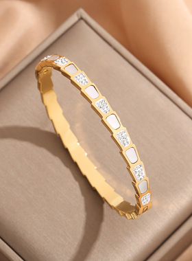 跨境新款蛇形间钻白贝手环饰时尚贝母蛇镯玫瑰金镶钻女款钛钢