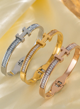 H字母镶钻钛钢手镯不掉色外贸爆款弹簧手镯镀18K金跨境不锈钢