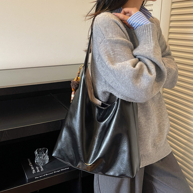 大包包女2026新款皮包百搭单肩包休闲手提包学院风女包复古通勤包