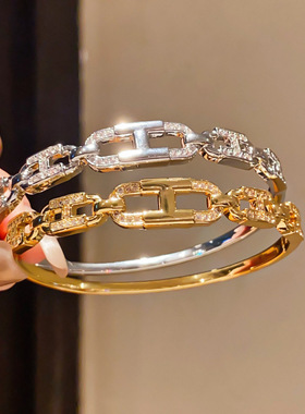 18k真金电镀轻奢锆石字母镂空手镯精致百搭手环小众感手饰女