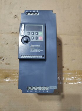 众辰变频器7.5/11KWNZ200T-7R5GY-4原议价 维修