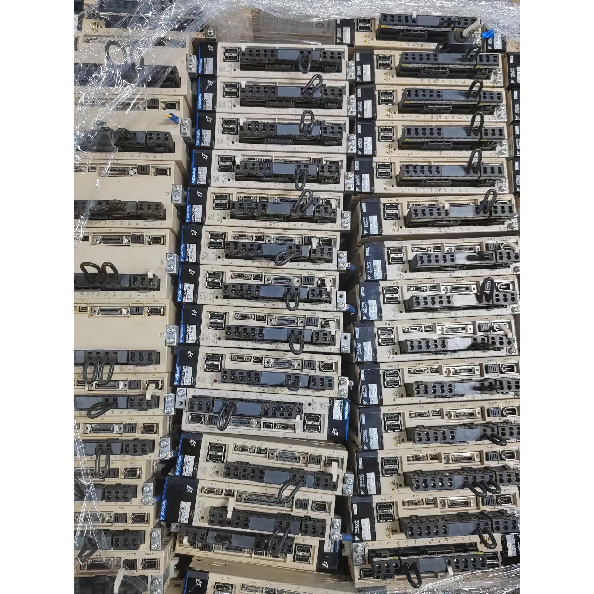 SGD7S-2R8A10A002安川7系伺服驱动器400w 议价 维修