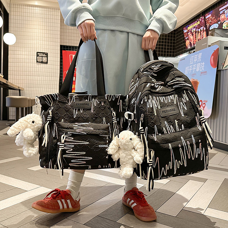 书包初中生女生ins风小众高颜值设计感高中生双肩包女大学生背包