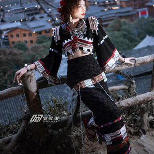 苗族服装女贵州少数民族土家族演出服黑色重工刺绣上衣浮雕提花裙