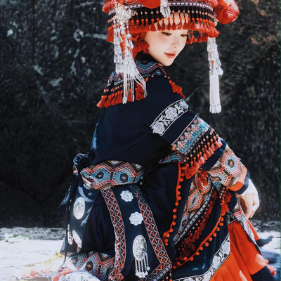 笨笨蛇花瑶苗族服装帽子项圈全套