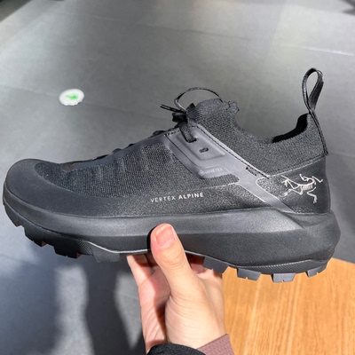 防水户外鞋始祖鸟休闲鞋