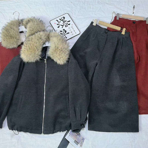 四季爆——环北精选-暖羽绒服+休闲裤套装(配可拆卸环保毛毛领)99