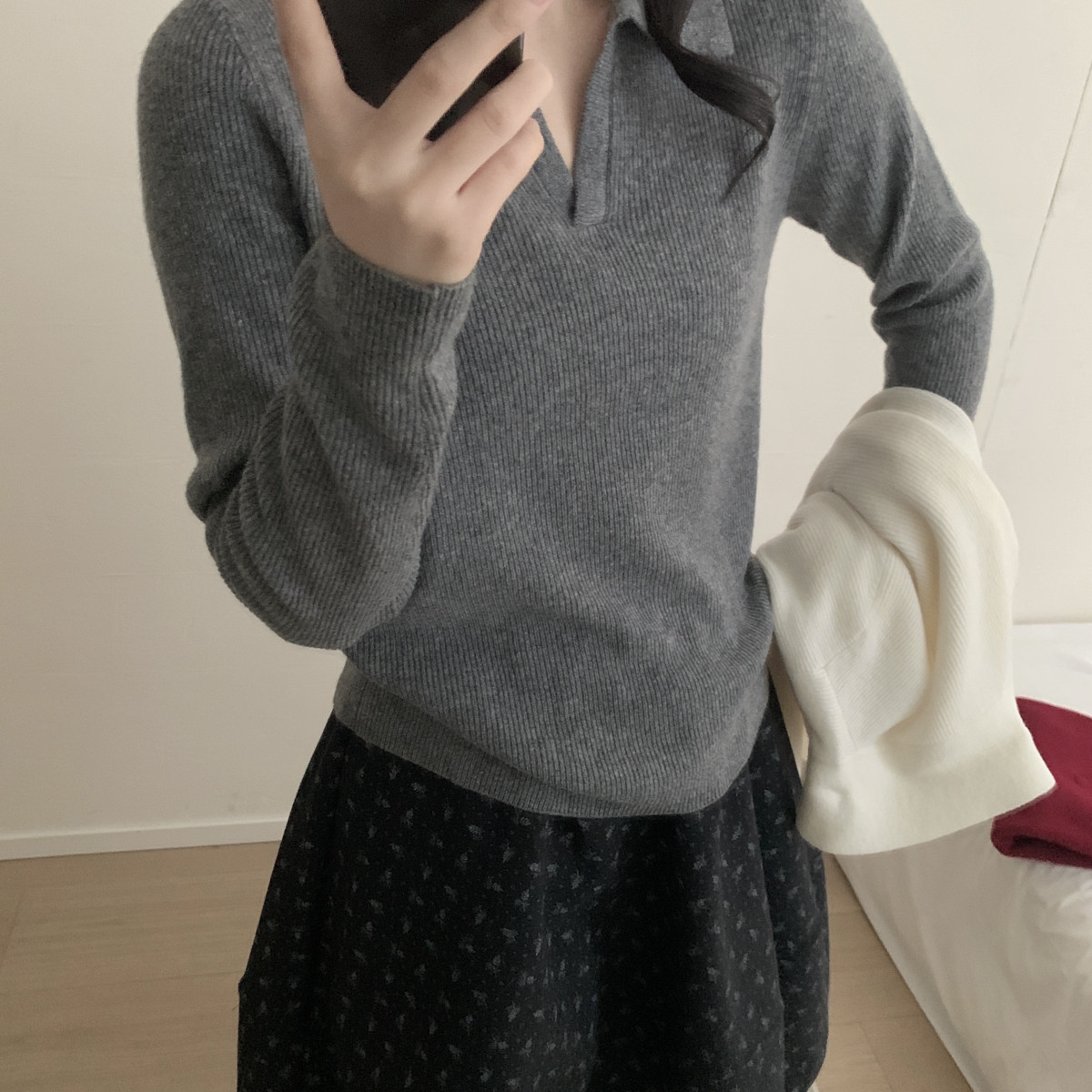 MUUTIS牧缇-系简约翻领v领光版全羊毛保暖毛衣（含100绵羊毛）FE5