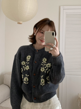 Flower & April-新款开衫刺绣绿色韩系小雏菊毛线衣保暖毛衣89099
