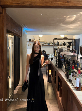 YOOMINI-蕾丝拼接收腰设计大牌感宴会长裙2025冬连衣裙M60224-SR