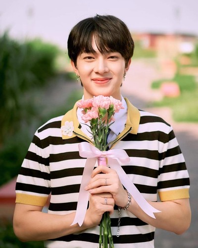 zeenunew海景房林景云同款羽毛点圈蓝绿爱心耳环圈情侣甜心派潮酷