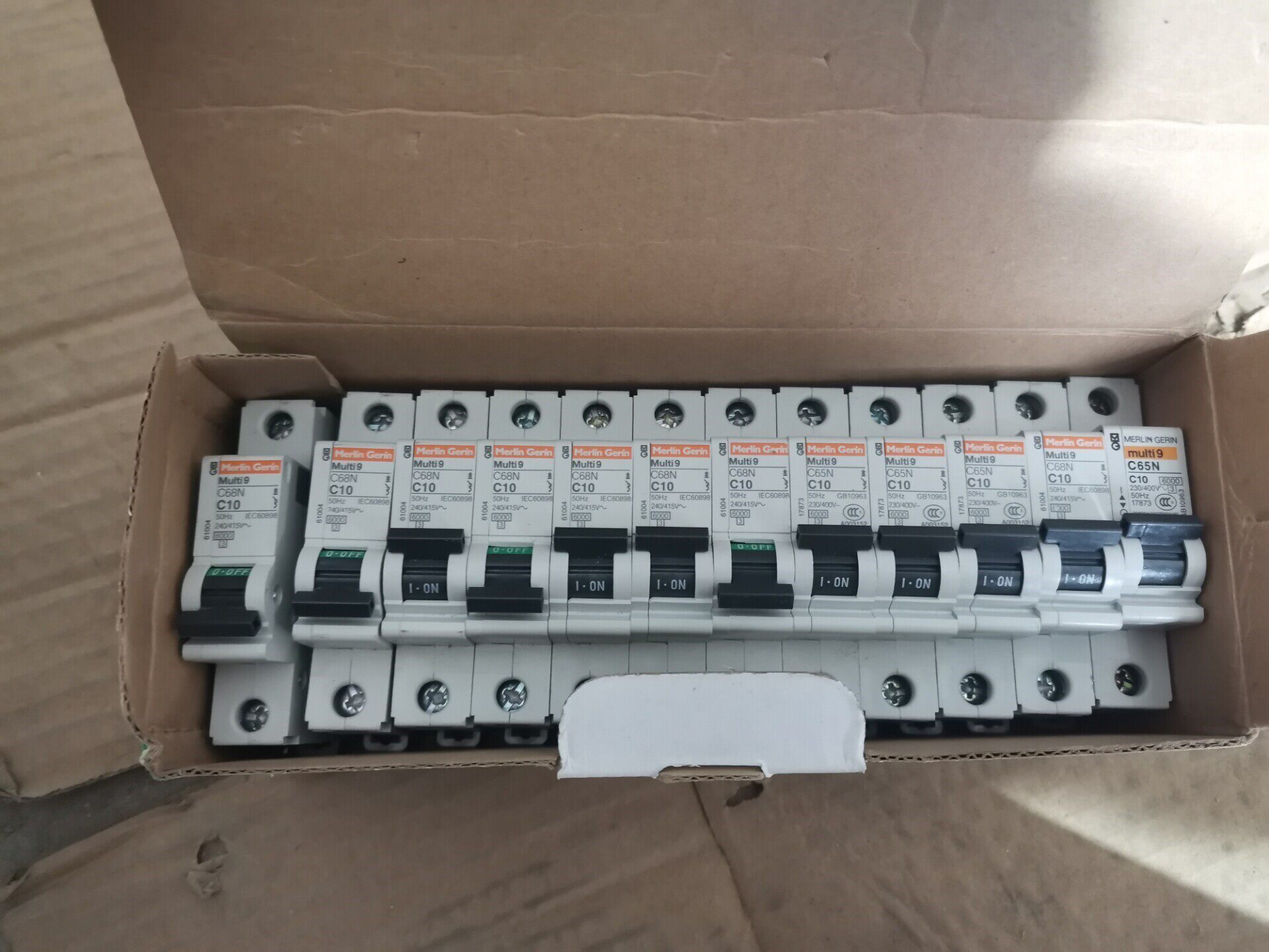 施耐德1p空开multi9 c65n c10