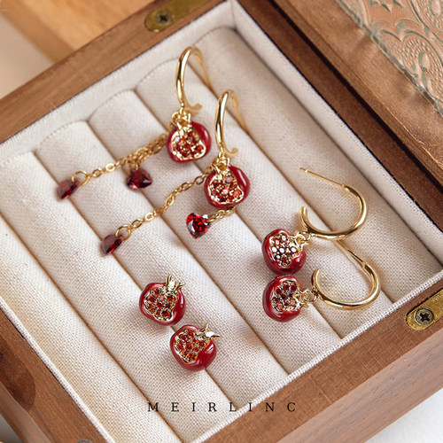 MEIRLINC 石榴熟了 显白复古红原创小众设计新中式高级感新年本命