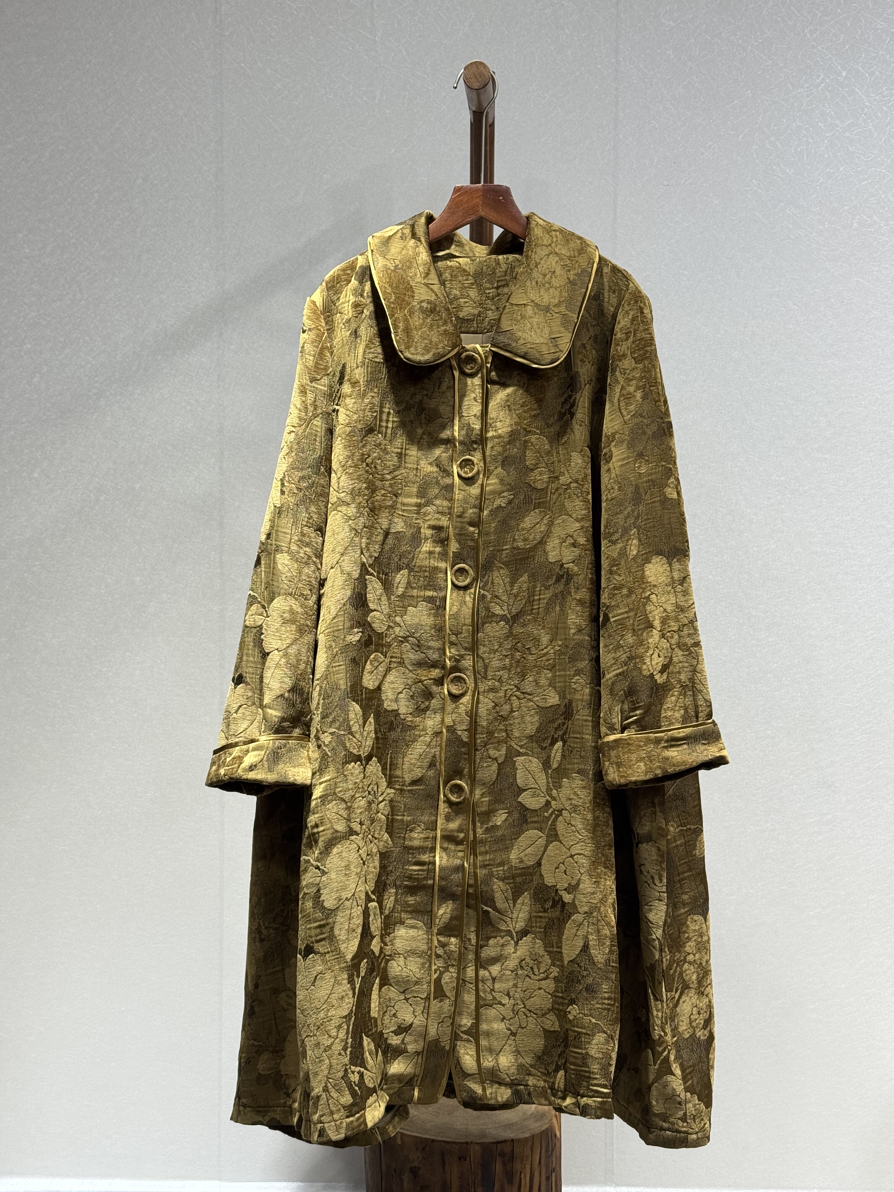 原创设计 秀场加厚植绒花 时尚百搭气质秋季长袖风衣外套30202