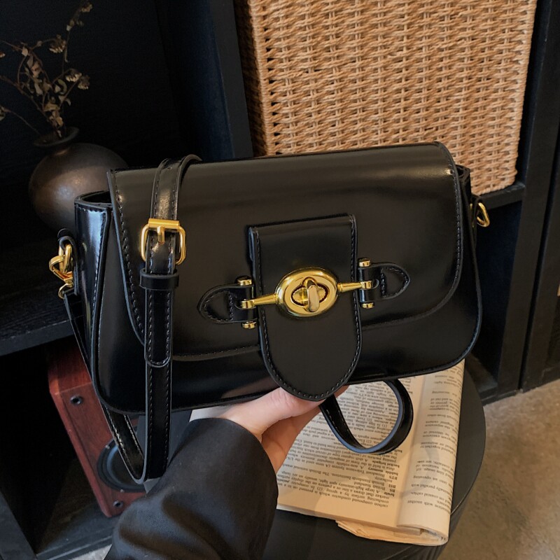 高级质感简约百搭单肩通勤包包女2026冬季新款时尚链条斜挎小方包